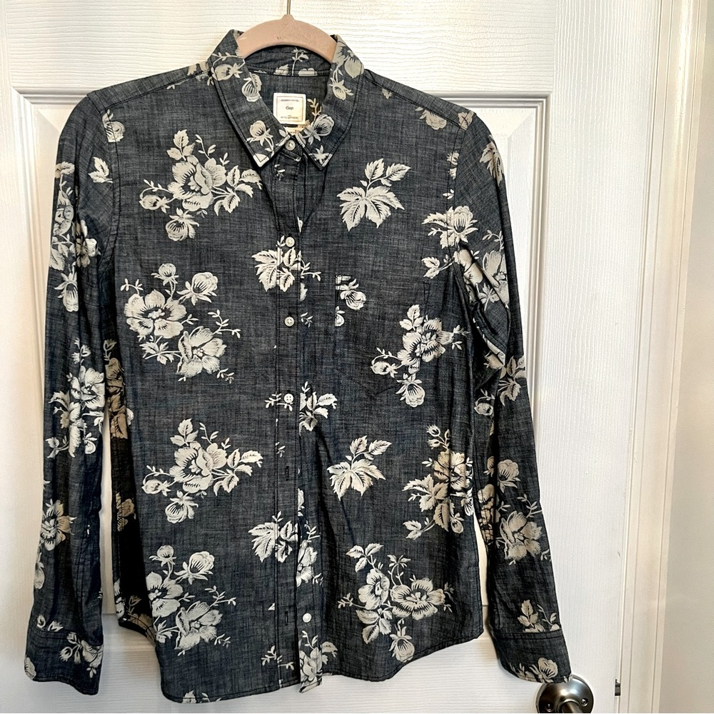 Never worn GAP denim shirt with floral design